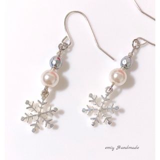 大人可愛い♡上品　パール×雪の結晶ピアス・イヤリング／シルバー(ピアス)