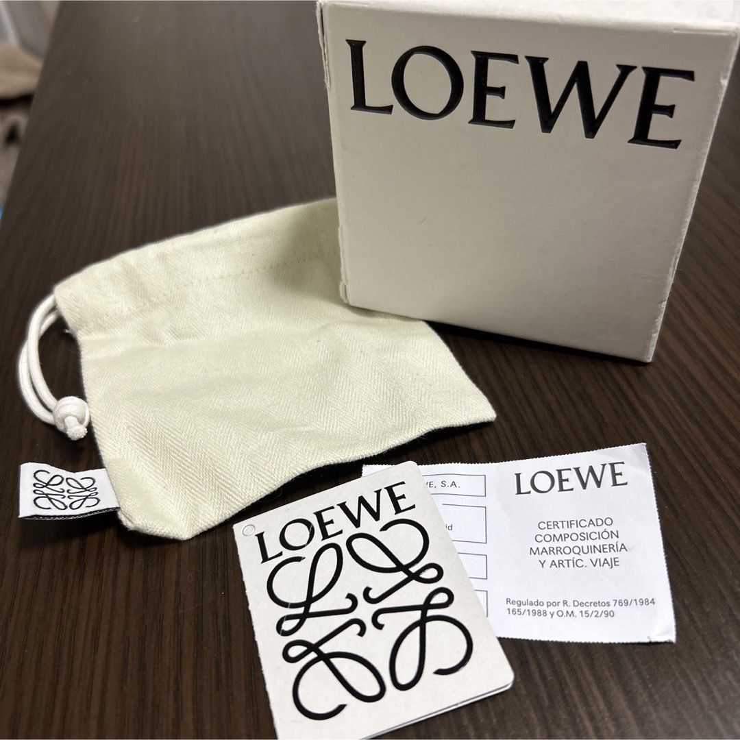 LOEWE(ロエベ)のLOEWE キーホルダー ゴールド レディースのファッション小物(キーホルダー)の商品写真