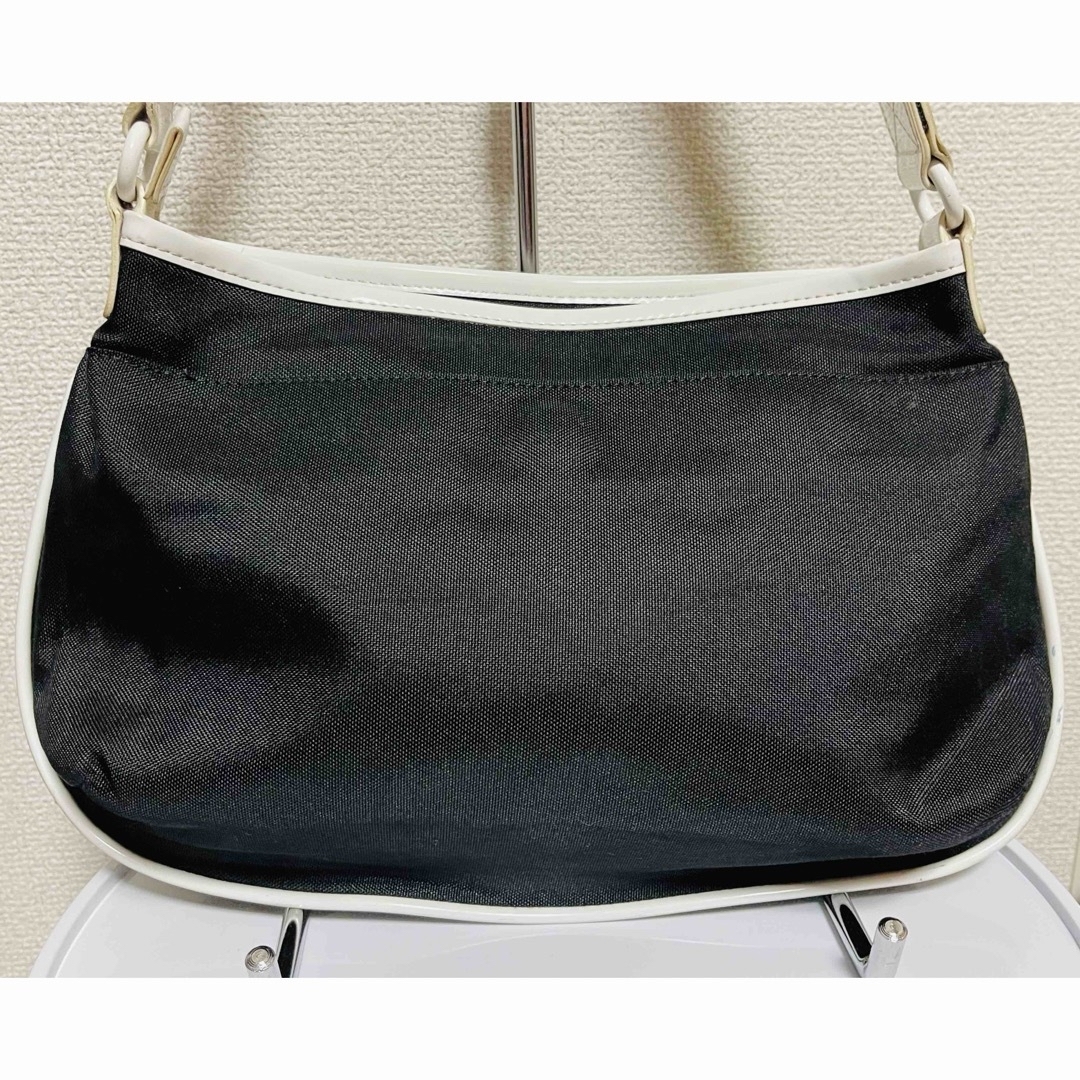 agnes b.(アニエスベー)の美品　状態考慮　アニエスベー　ショルダーバッグ　黒　 レディースのバッグ(ショルダーバッグ)の商品写真