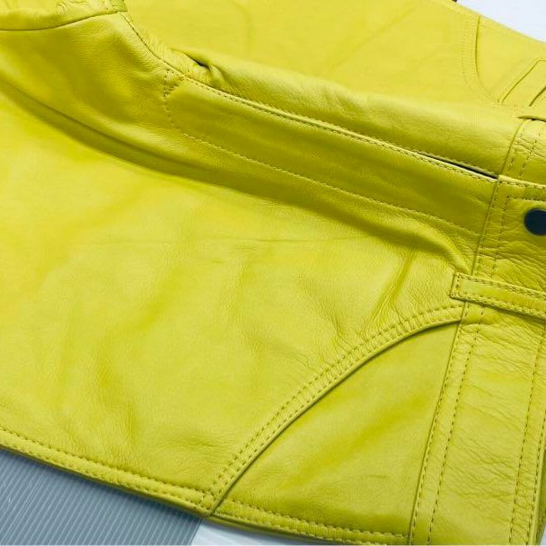 レザーパンツ 革パンツ 牛本革 Lサイズ【新品未使用】SC 鮮やかな黄色です