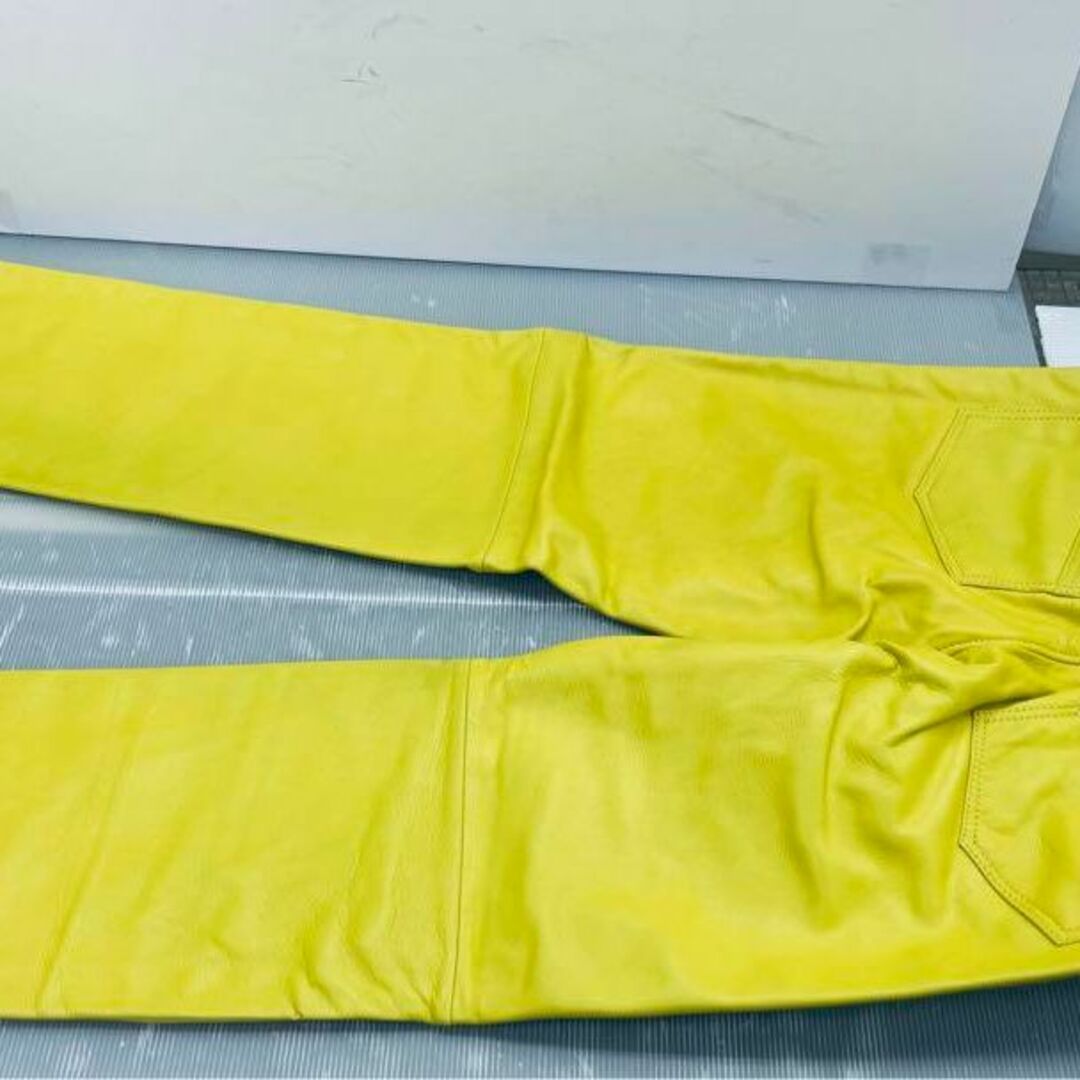 レザーパンツ 革パンツ 牛本革 Lサイズ【新品未使用】SC 鮮やかな黄色です
