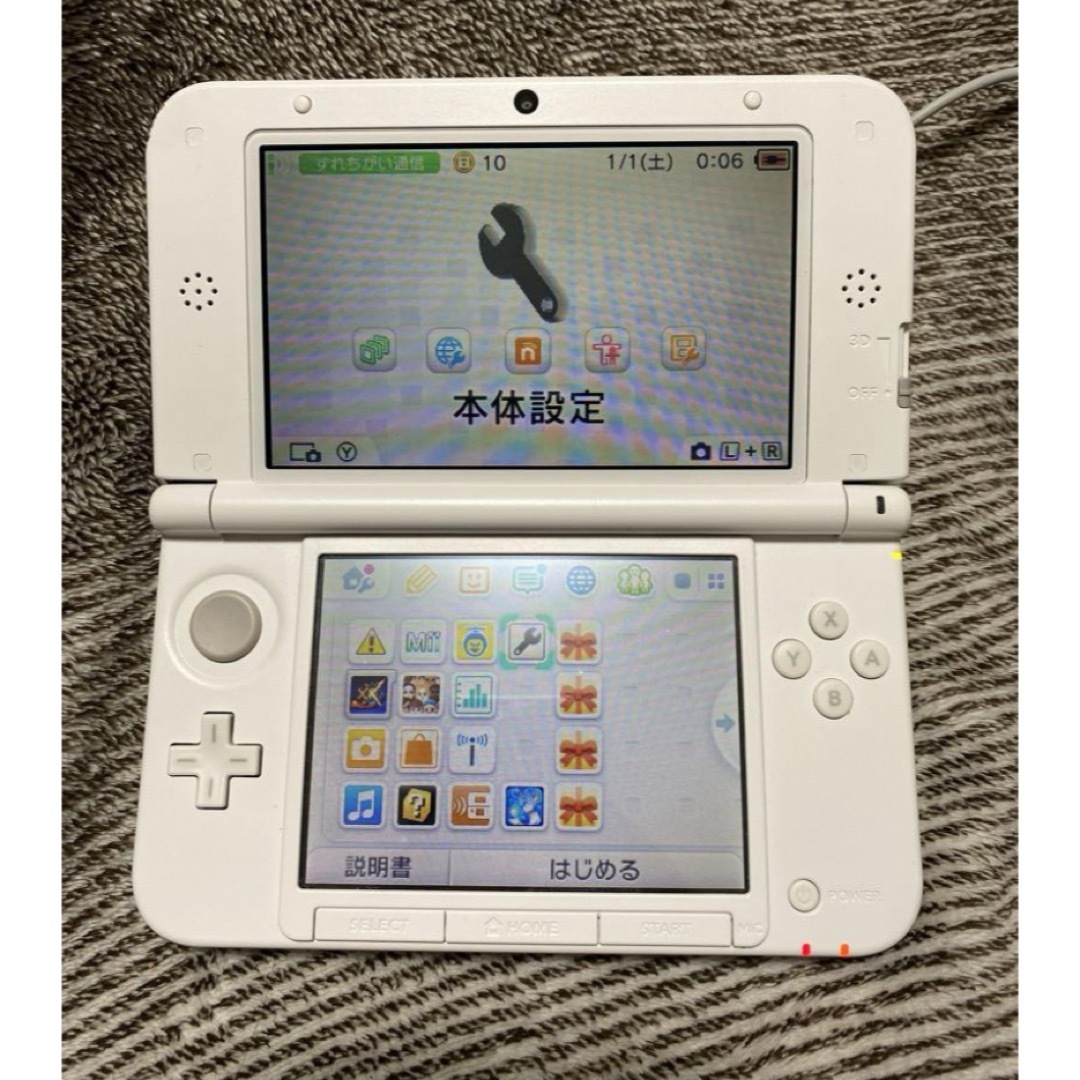 ニンテンドー3DS(ニンテンドー3DS)の3DSLL 本体　充電器　タッチペン付き エンタメ/ホビーのゲームソフト/ゲーム機本体(携帯用ゲーム機本体)の商品写真