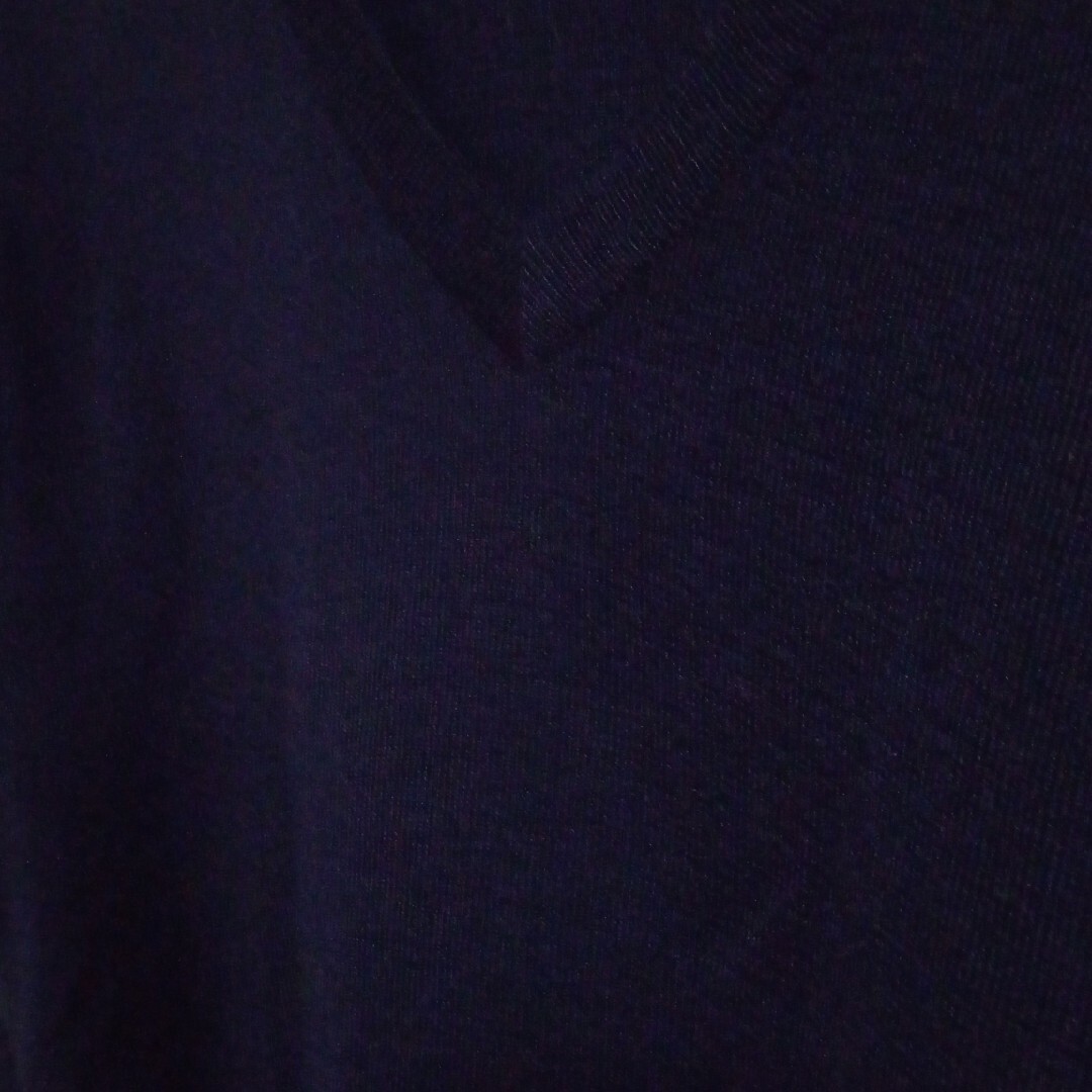 Vネックセーター  濃紺   学生セーターにも レディースのトップス(ニット/セーター)の商品写真