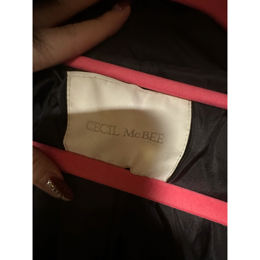 CECIL McBEE(セシルマクビー)のセシルマクビー  ファーダウンコート レディースのジャケット/アウター(ダウンコート)の商品写真