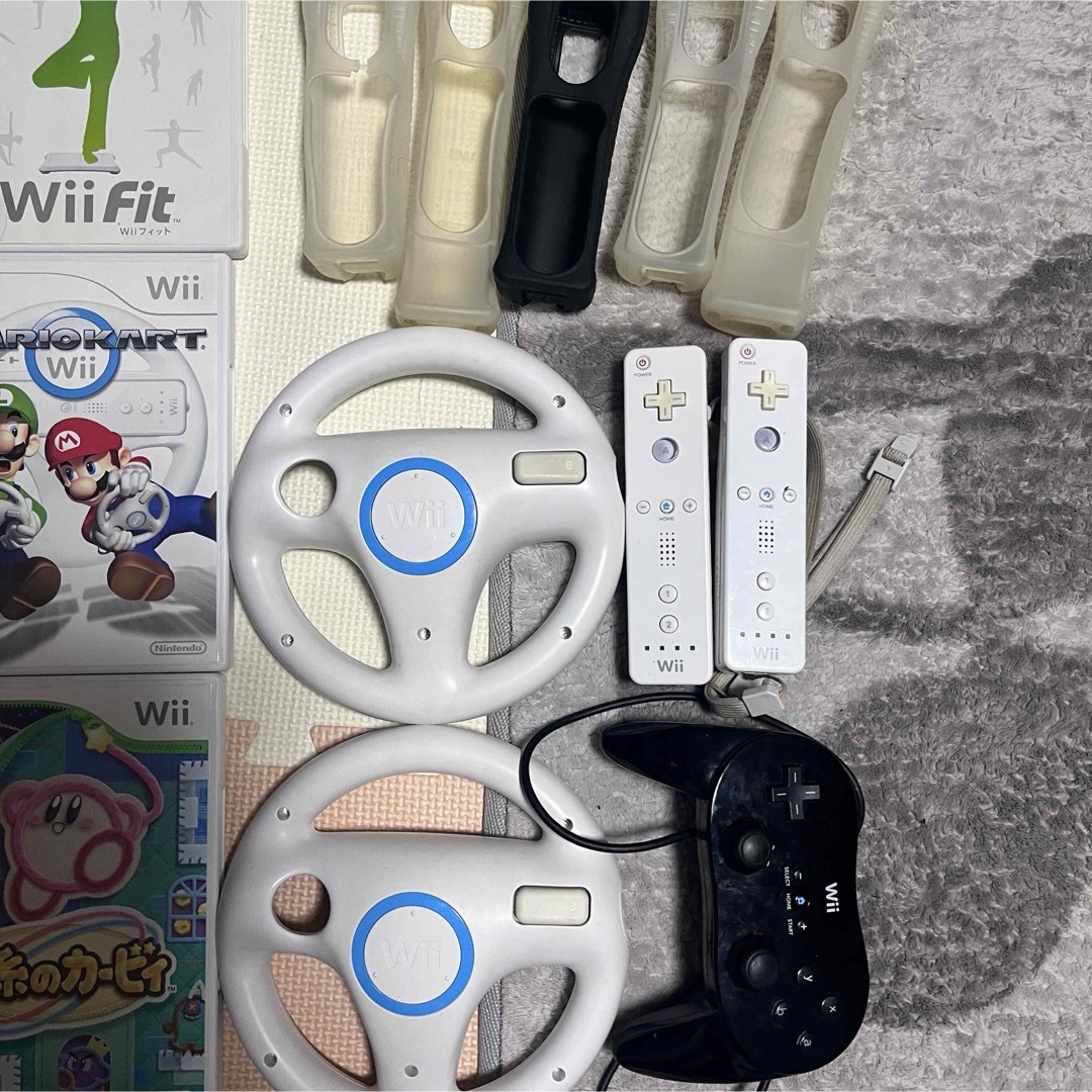 Wii(ウィー)の任天堂 wii 本体 セット カセット エンタメ/ホビーのゲームソフト/ゲーム機本体(家庭用ゲーム機本体)の商品写真