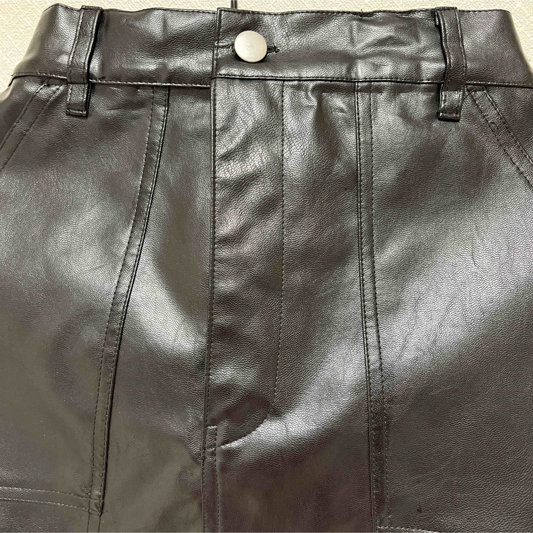 OLIVE des OLIVEレザー台形スカート レディースのスカート(ひざ丈スカート)の商品写真