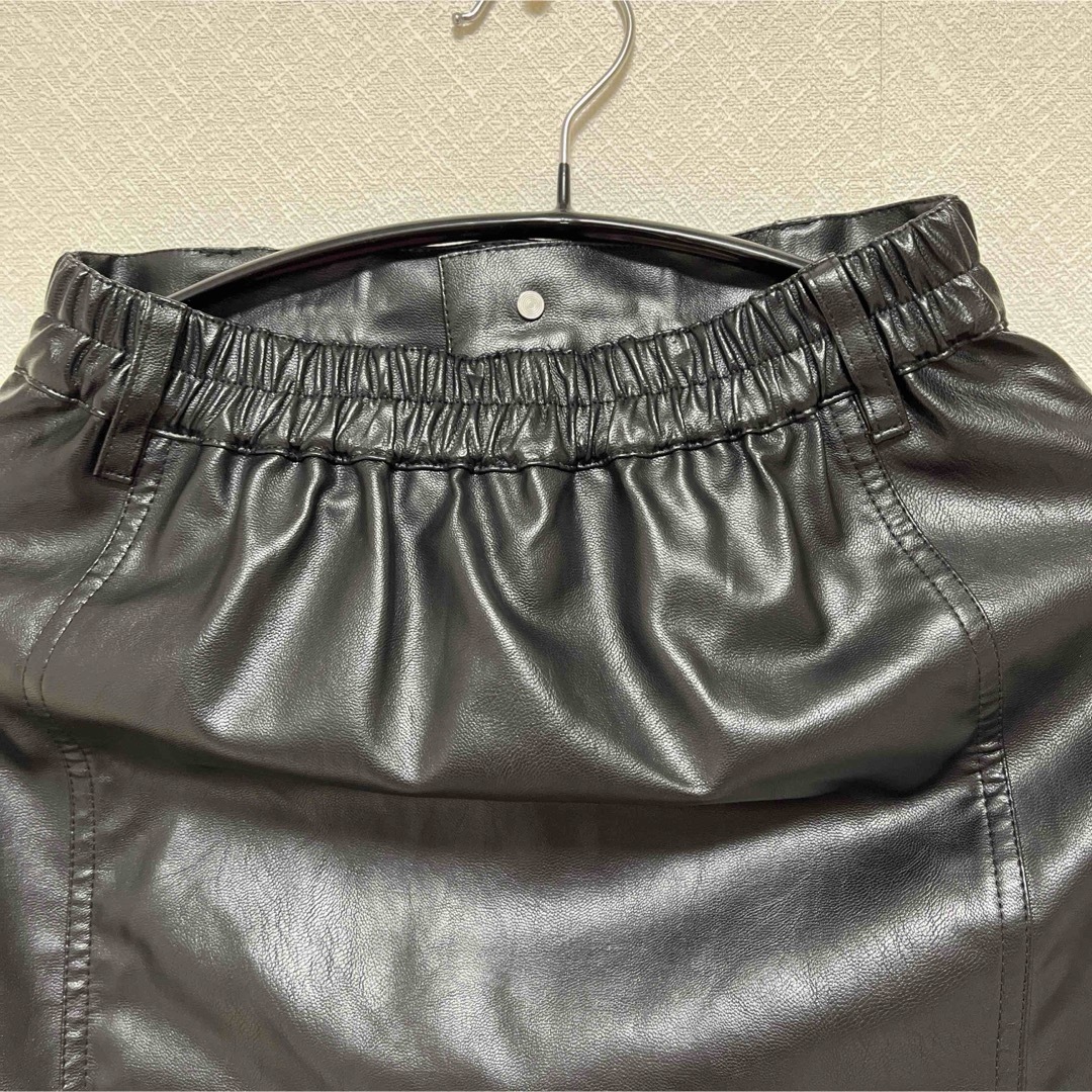 OLIVE des OLIVEレザー台形スカート レディースのスカート(ひざ丈スカート)の商品写真