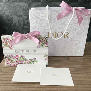 ディオール(Dior)のディオール　ギフトボックス　花柄　メッセージカード付き(ラッピング/包装)