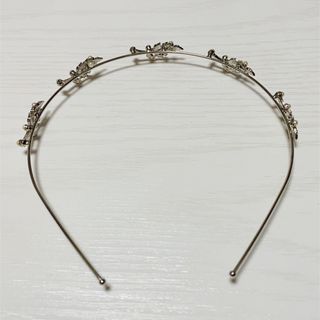 カチューシャ　アクセサリー　ヘアアクセサリー　シルバー　パール　リーフ(カチューシャ)