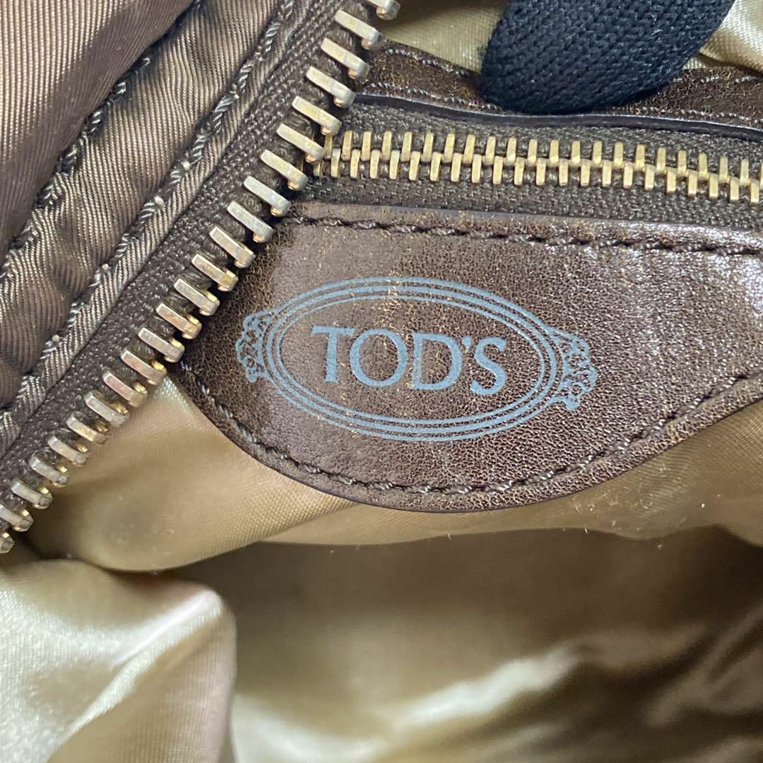 TOD'S(トッズ)の希少✨　トッズ TOD’S ナイロン ハンドバッグ ジッパー 軽量　カーキ レディースのバッグ(ハンドバッグ)の商品写真