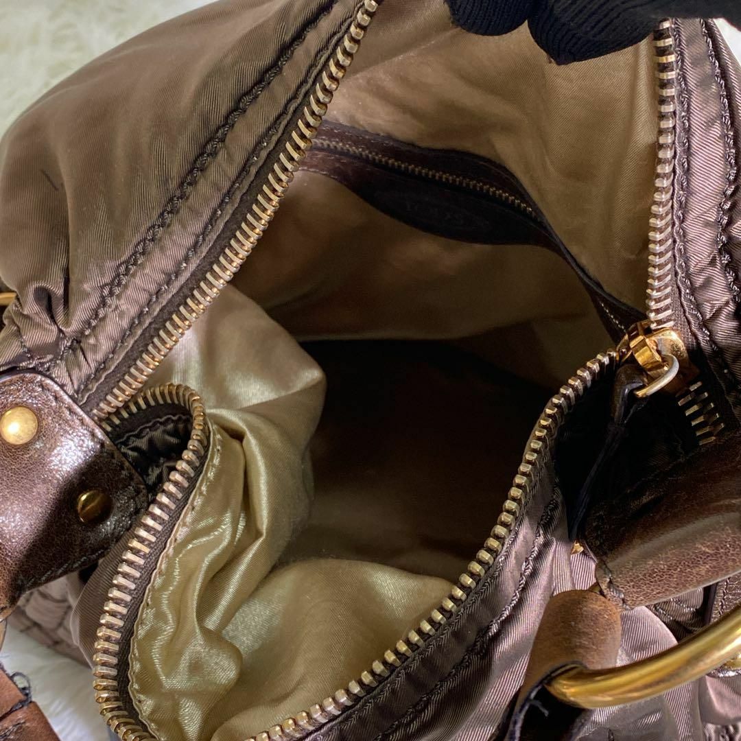 TOD'S(トッズ)の希少✨　トッズ TOD’S ナイロン ハンドバッグ ジッパー 軽量　カーキ レディースのバッグ(ハンドバッグ)の商品写真