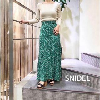 スナイデル(SNIDEL)のスナイデル SNIDEL プリントナローフレアスカート(ロングスカート)