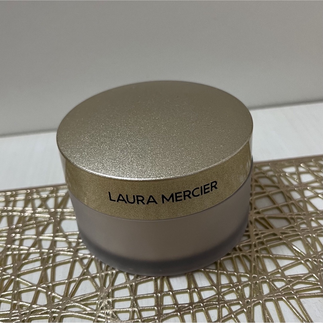 laura mercier(ローラメルシエ)のローラメルシエ コスメ/美容のベースメイク/化粧品(ファンデーション)の商品写真