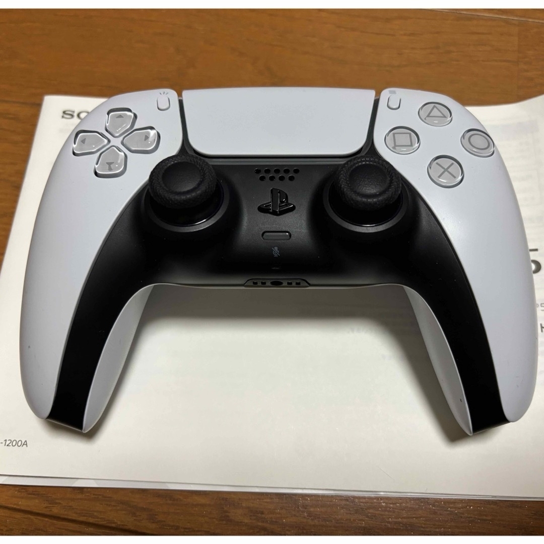 PlayStation(プレイステーション)の【値下げしました。 】SONY PlayStation5 CFI-1200A01 エンタメ/ホビーのゲームソフト/ゲーム機本体(家庭用ゲーム機本体)の商品写真