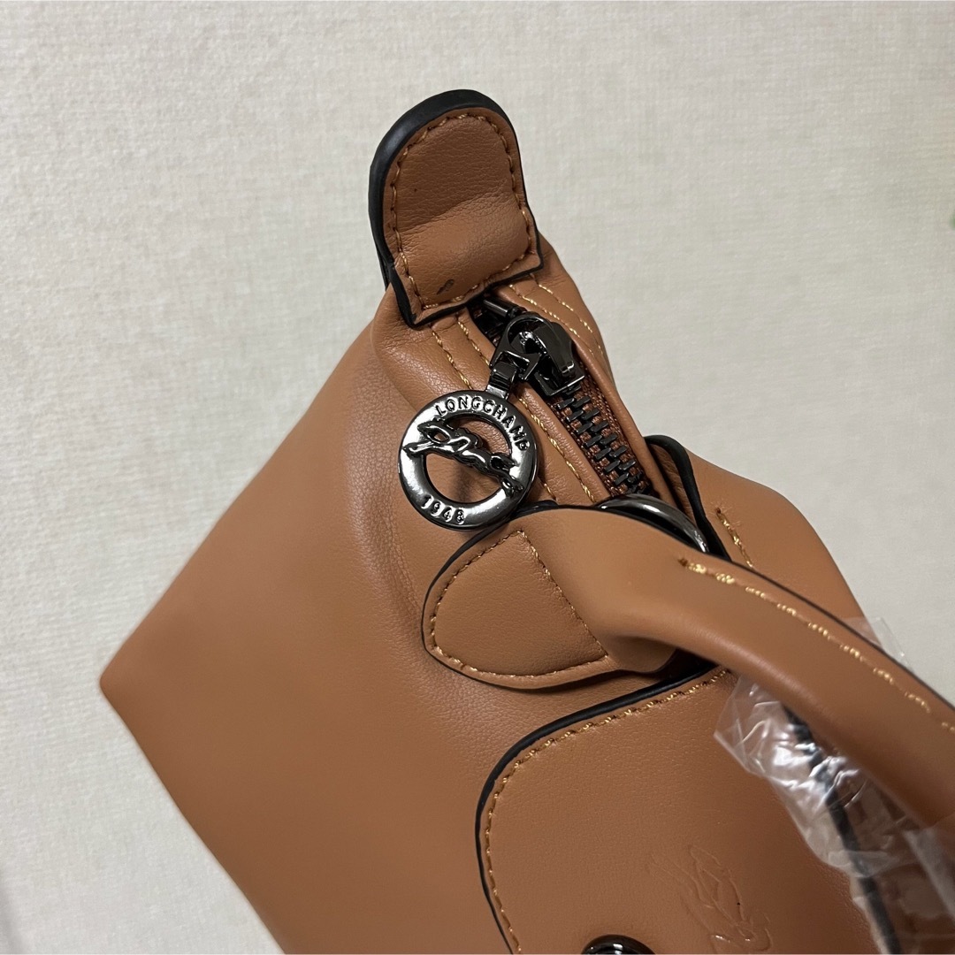 LONGCHAMP(ロンシャン)の【新品】ロンシャン ルプリアージュキュイールXSレザー最新色ブラウン レディースのバッグ(ショルダーバッグ)の商品写真