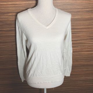 ユニクロ(UNIQLO)のUNIQLO ユニクロ️ レディース Lサイズ 白 カシミヤ Tシャツ Vネック(Tシャツ(長袖/七分))