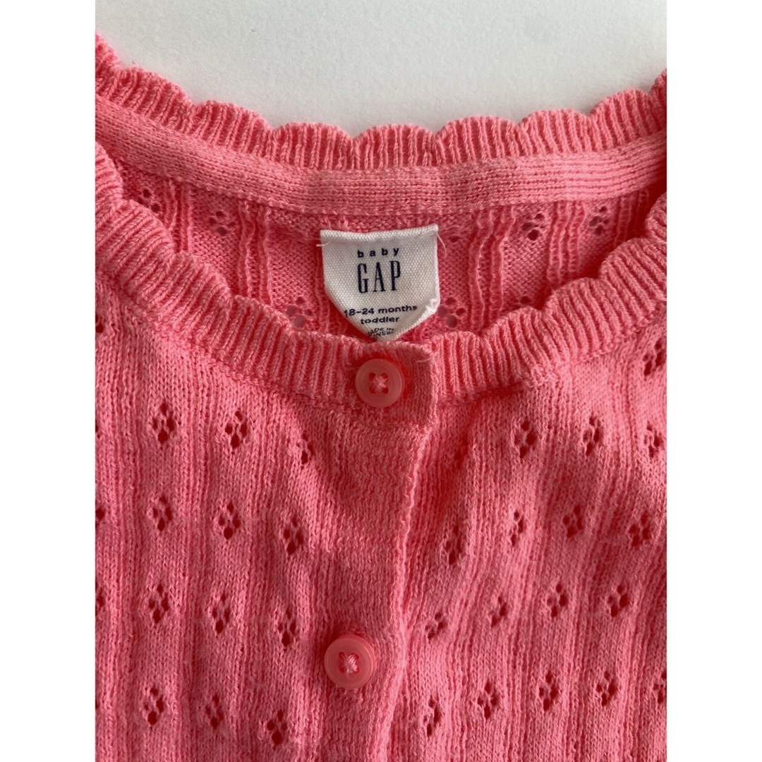 GAP(ギャップ)のギャップ　レースカーディガン　ピンク　80 キッズ/ベビー/マタニティのベビー服(~85cm)(カーディガン/ボレロ)の商品写真