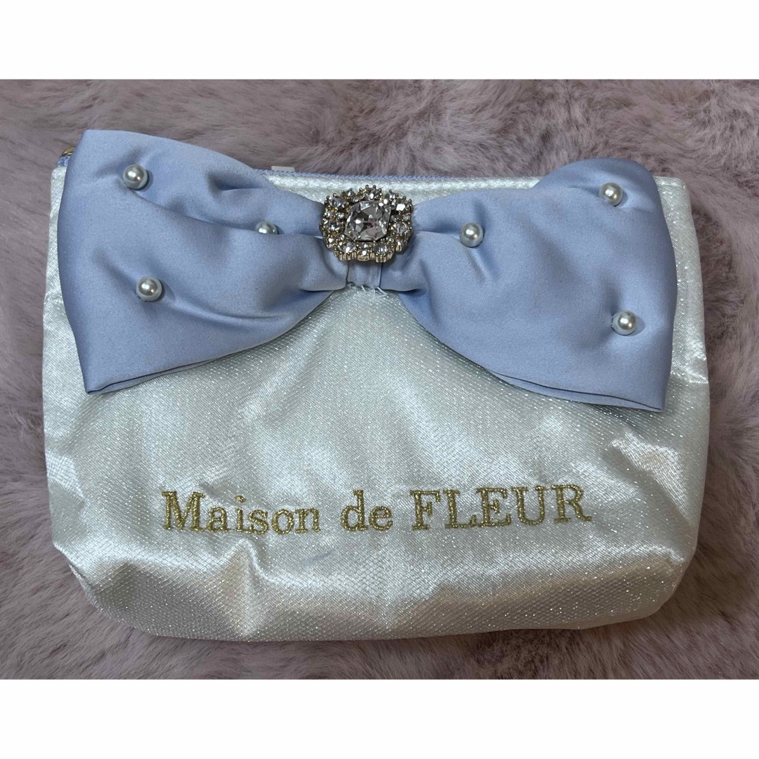Maison de FLEUR(メゾンドフルール)のメゾンドフルール  レディースのファッション小物(ポーチ)の商品写真