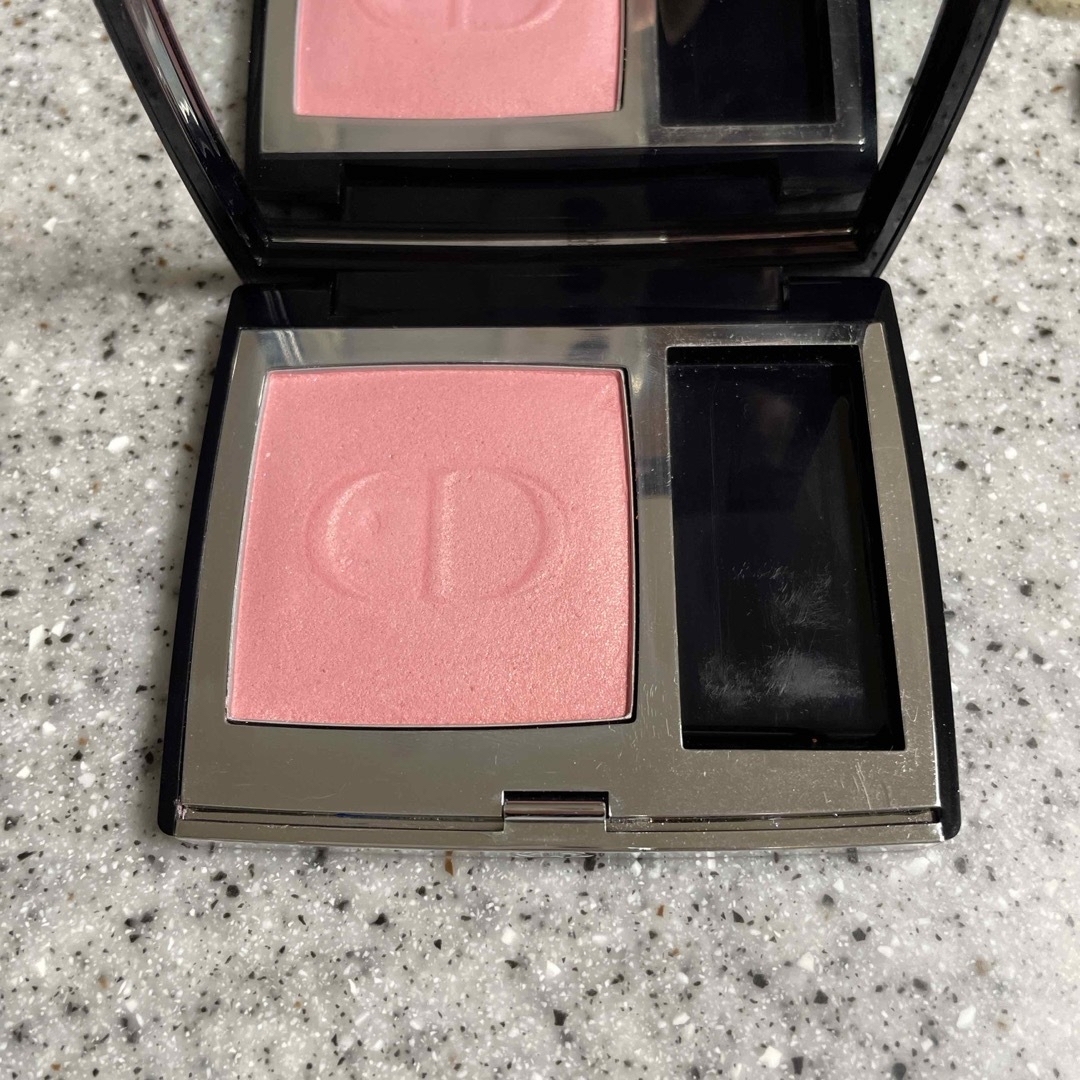 Dior(ディオール)のDior チーク　TOMFORDアイシャドウ　2点セット コスメ/美容のベースメイク/化粧品(チーク)の商品写真