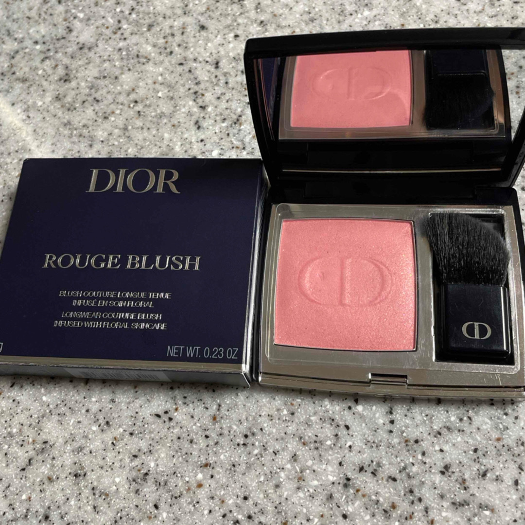 Dior(ディオール)のDior チーク　TOMFORDアイシャドウ　2点セット コスメ/美容のベースメイク/化粧品(チーク)の商品写真