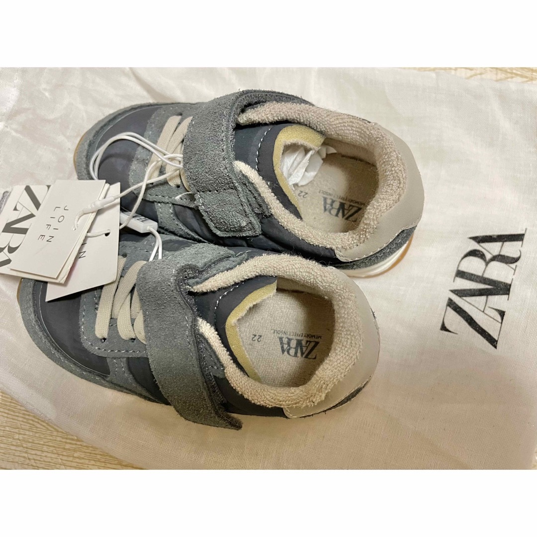 ZARA KIDS(ザラキッズ)のZARA KIDS 子ども用スニーカー 13cm キッズ/ベビー/マタニティのベビー靴/シューズ(~14cm)(スニーカー)の商品写真