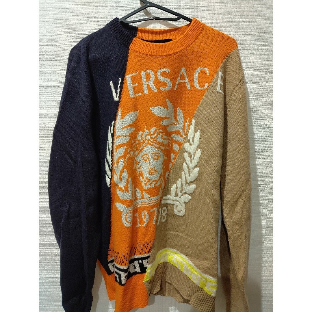 VERSACE - 専用出品Versace ヴェルサーチ メデューサ ニットの VERSACE - 専用出品Versace ヴェルサーチ メデューサ ニットの