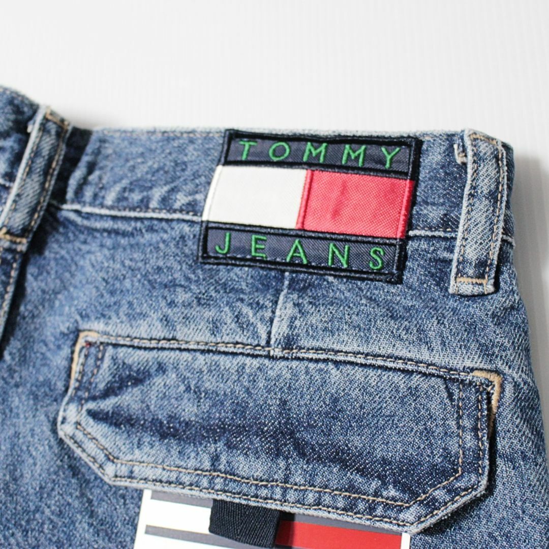 TOMMY JEANS(トミージーンズ)の新品 トミージーンズ リジットデニムカーゴハーフパンツ ウエスト79cm メンズのパンツ(ワークパンツ/カーゴパンツ)の商品写真