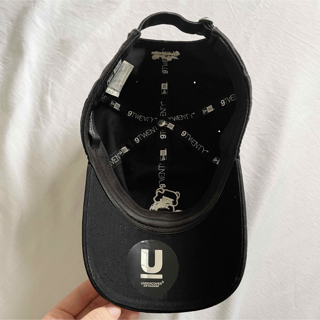 UNDERCOVER(アンダーカバー)のUNDERCOVER ニューエラ NEW ERA キャップ 目隠し熊 ブラック メンズの帽子(キャップ)の商品写真