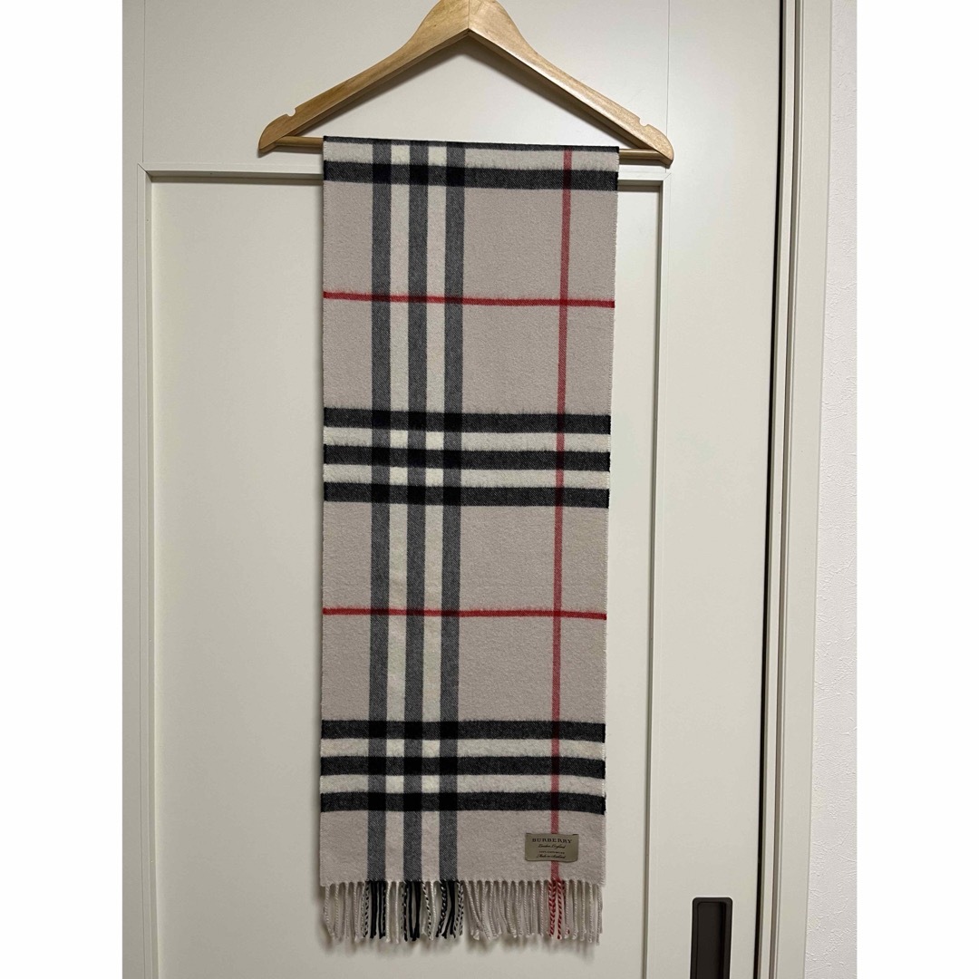 BURBERRY(バーバリー)のBURBERRY　バーバリー　マフラー　カシミア100％　ストーン色　ホワイト系 レディースのファッション小物(マフラー/ショール)の商品写真