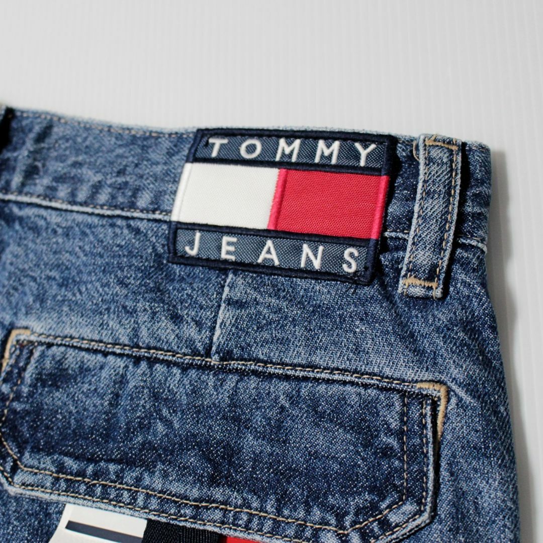 TOMMY JEANS(トミージーンズ)の新品 トミージーンズ リジットデニムカーゴハーフパンツ ウエスト84cm メンズのパンツ(ワークパンツ/カーゴパンツ)の商品写真