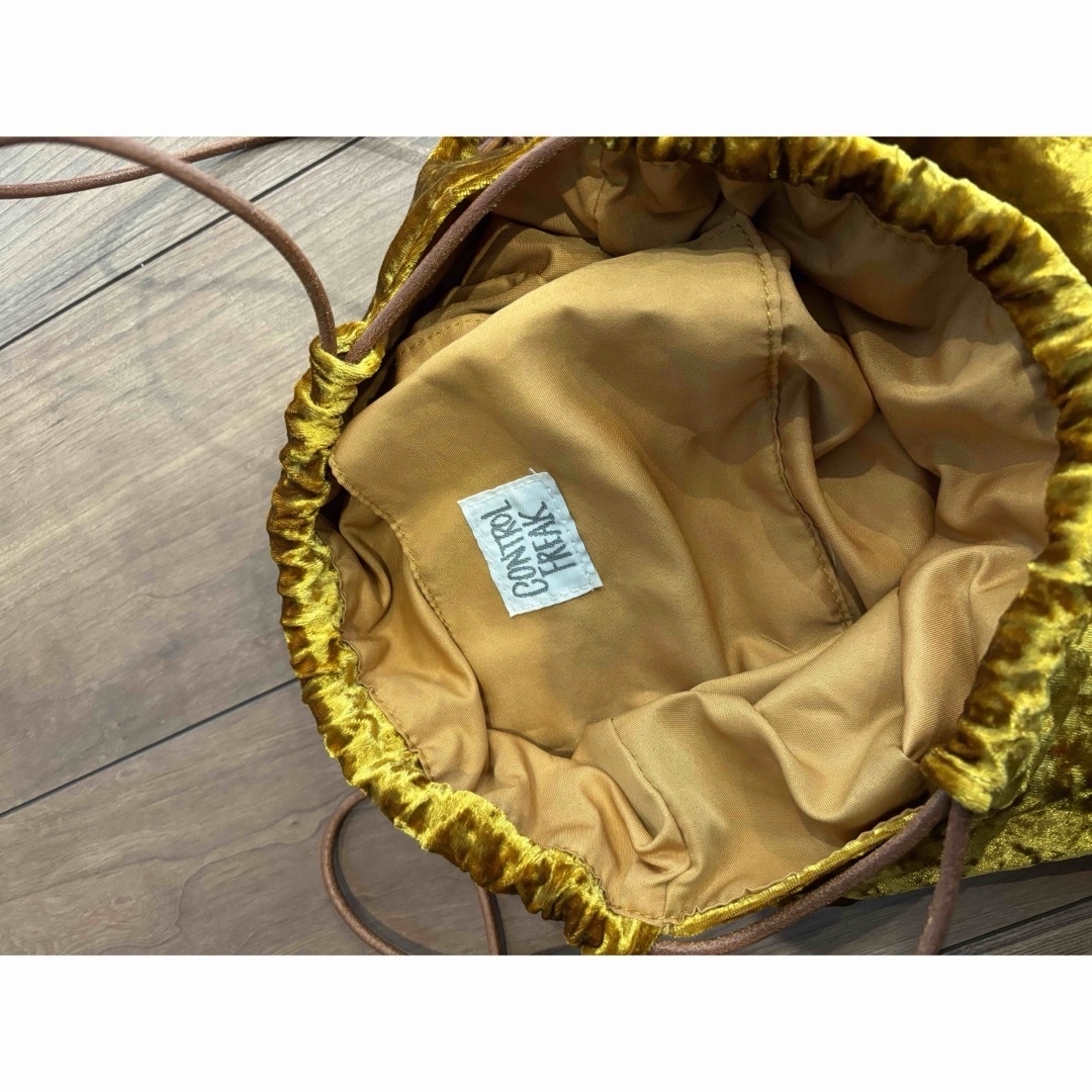 beauty & youth 巾着ショルダーバッグ レディースのバッグ(ショルダーバッグ)の商品写真