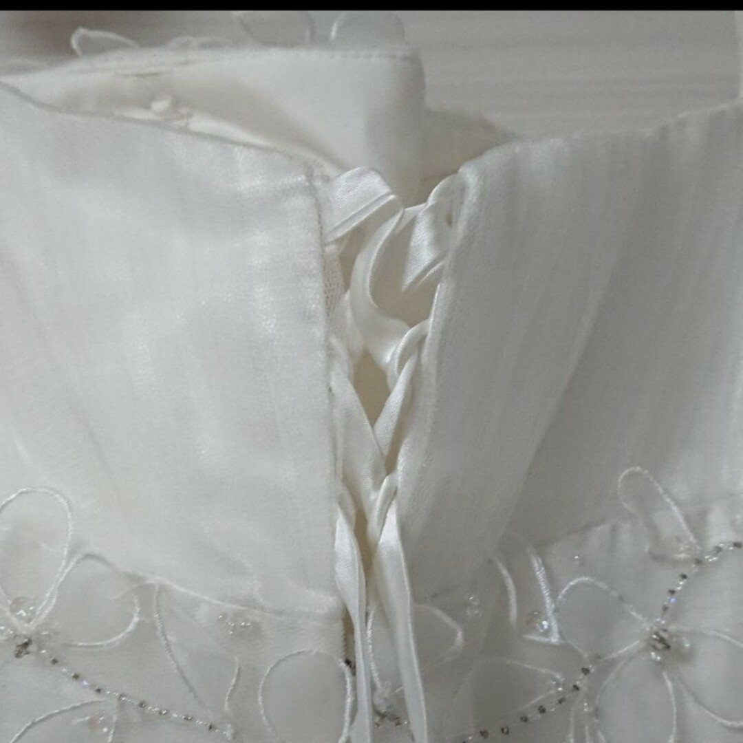 AIMER(エメ)のaimer エメ 膝丈白ワンピース(ウェディングドレス) レディースのフォーマル/ドレス(ウェディングドレス)の商品写真