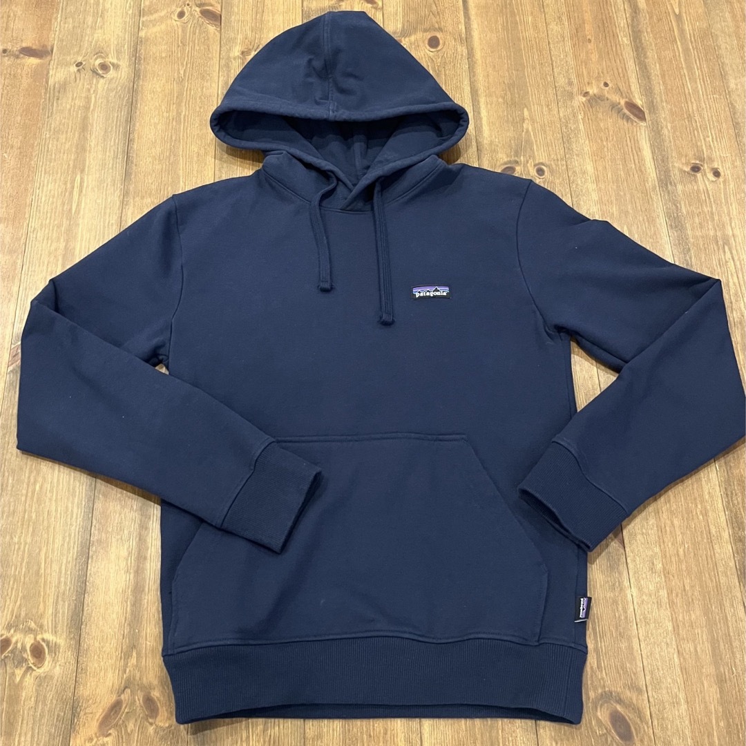 patagonia(パタゴニア)の【美品】パタゴニア ✳︎パーカー✳︎ネイビー✳︎フード メンズのトップス(パーカー)の商品写真