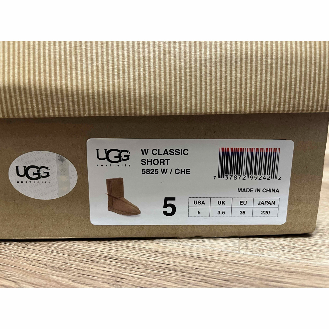 UGG(アグ)の【美品】UGG W Classic short 5825 W/CHE 22.0 レディースの靴/シューズ(ブーツ)の商品写真