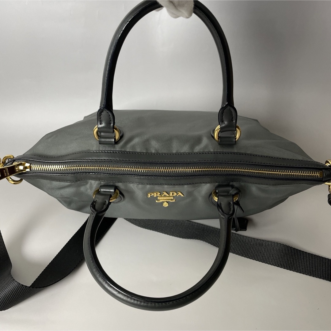 PRADA(プラダ)のPrada 極美品 2way ナイロン レザー ハンドバッグ ロゴメタル プラダ レディースのバッグ(ショルダーバッグ)の商品写真