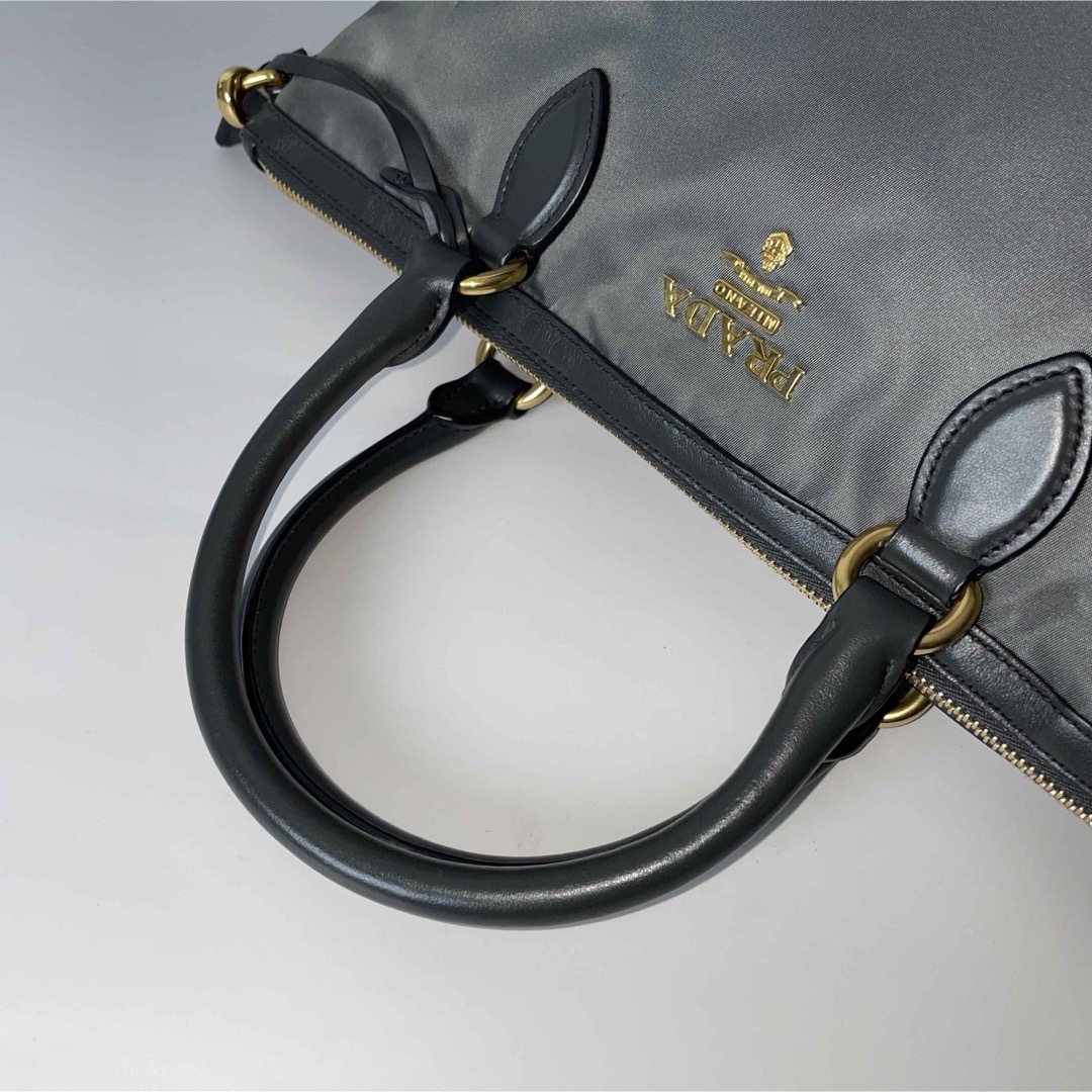 PRADA(プラダ)のPrada 極美品 2way ナイロン レザー ハンドバッグ ロゴメタル プラダ レディースのバッグ(ショルダーバッグ)の商品写真