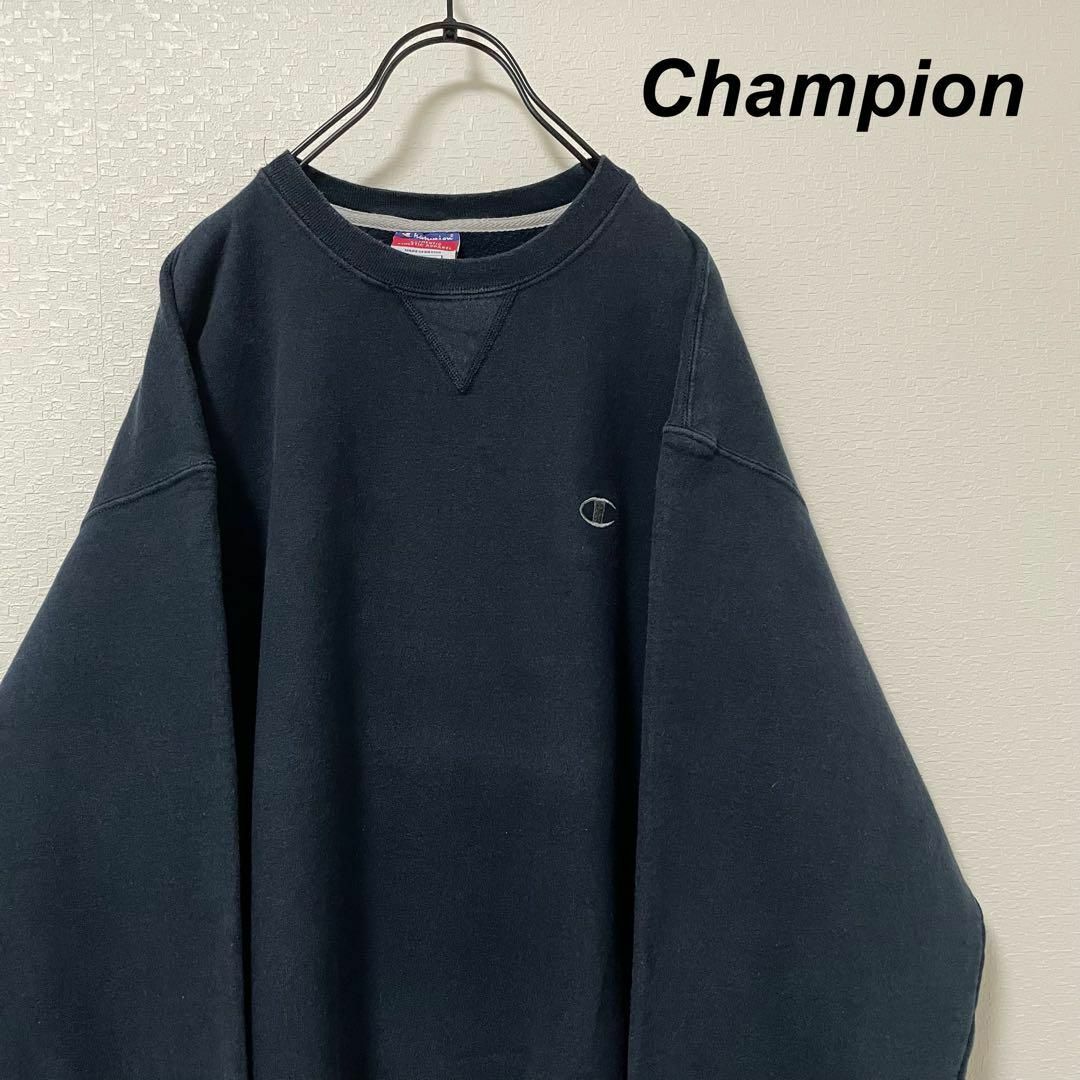 Champion(チャンピオン)のChampion/チャンピオン スウェット ネイビー ワンポイント 刺繍 前V メンズのトップス(スウェット)の商品写真