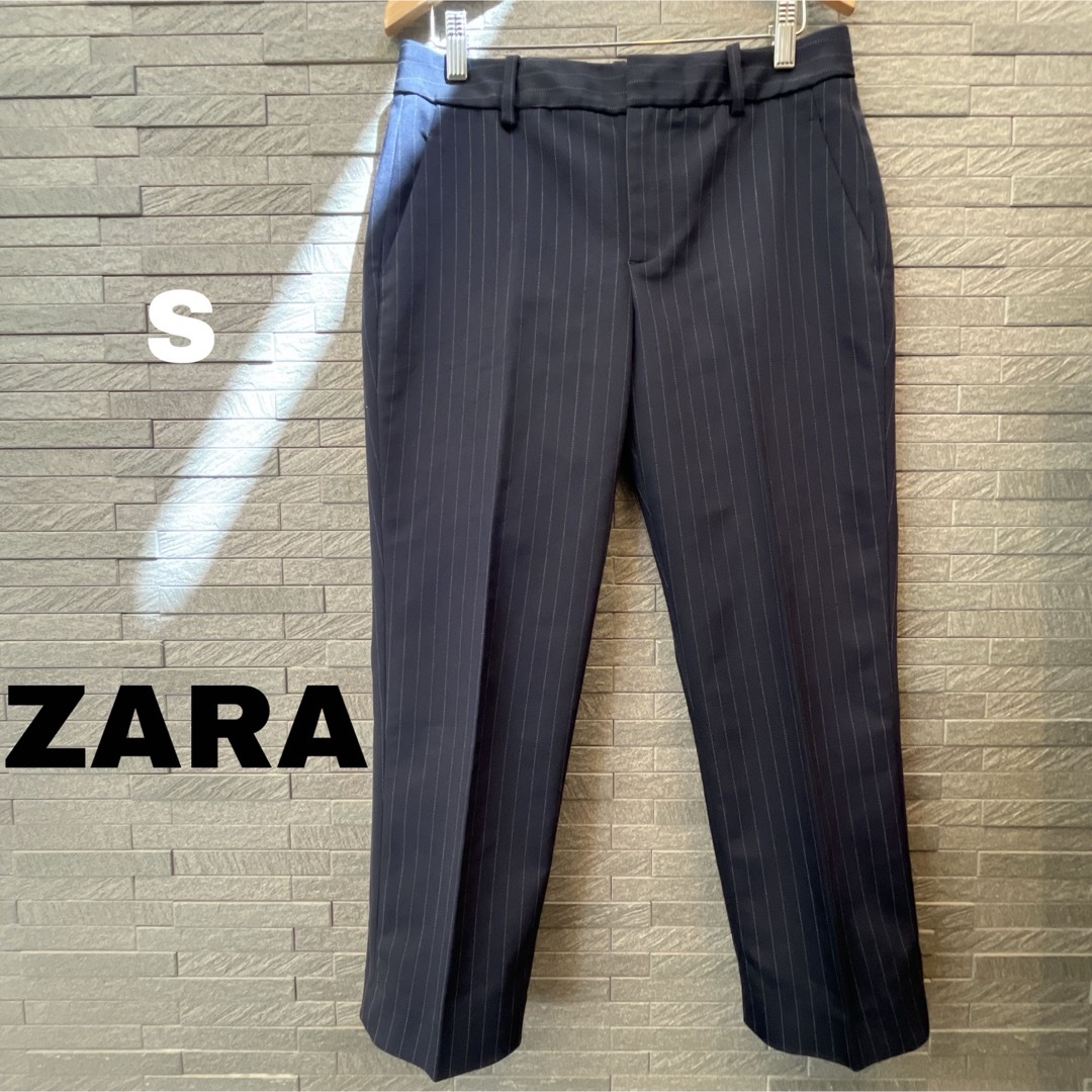 ZARA(ザラ)のザラ スラックス パンツ ネイビー ストライプ カジュアル　テーパード パンツ  レディースのパンツ(カジュアルパンツ)の商品写真