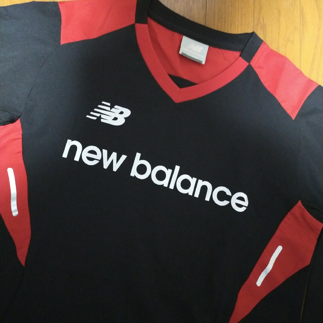 New Balance(ニューバランス)の程度抜群 New Balance 機能性  ピステ サラサラ トレーニングウェア スポーツ/アウトドアのサッカー/フットサル(ウェア)の商品写真