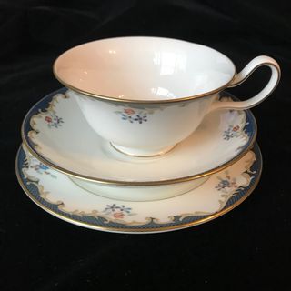 WEDGWOOD - ウェッジウッド チャトレー カップ・ソーサー WEDGWOOD - ウェッジウッド チャトレー カップ・ソーサー