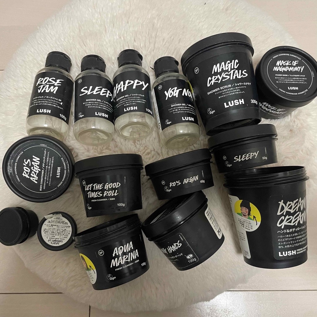 LUSH(ラッシュ)のLUSH 空容器15個 コスメ/美容のスキンケア/基礎化粧品(パック/フェイスマスク)の商品写真