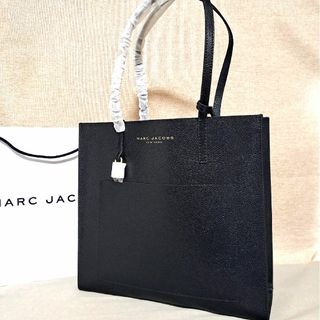 マークジェイコブス(MARC JACOBS)のMARC JACOBS　バッグ　ショルダーバッグ　大きめ　大容量　A4収納可能(トートバッグ)