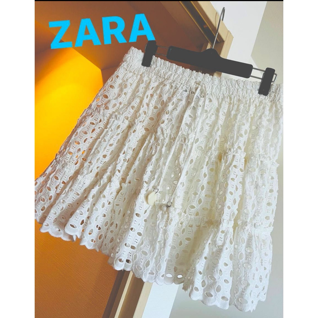 ZARA(ザラ)の新品未使用　ZARA カットワークレーススカート レディースのスカート(ミニスカート)の商品写真