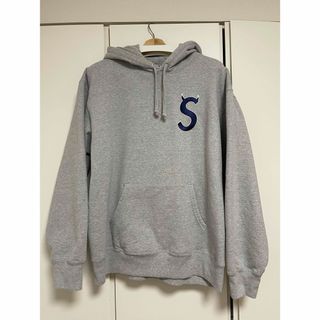 シュプリーム(Supreme)の超美品　Sロゴ　パーカー(パーカー)