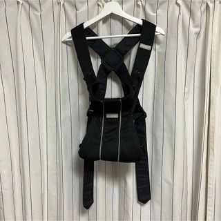 ベビービョルン(BABYBJORN)のベビービョルン ベビーキャリア ミニ メッシュ エアー  抱っこ紐 ブラック(抱っこひも/おんぶひも)