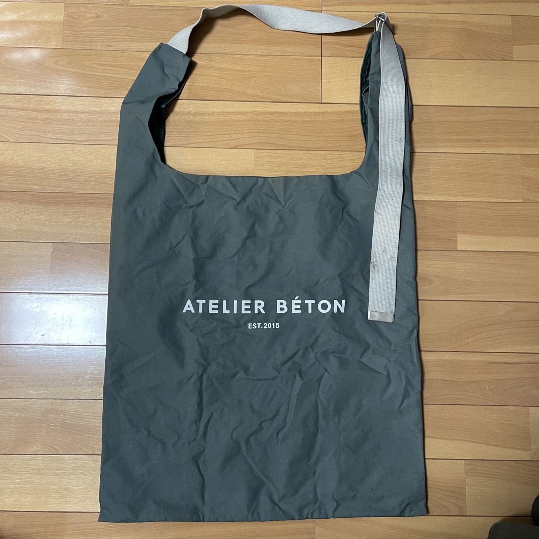 ATELIER BETON(アトリエベトン)のATELIER BETONアトリエべドン二層式ショルダーバッグ メンズのバッグ(ショルダーバッグ)の商品写真