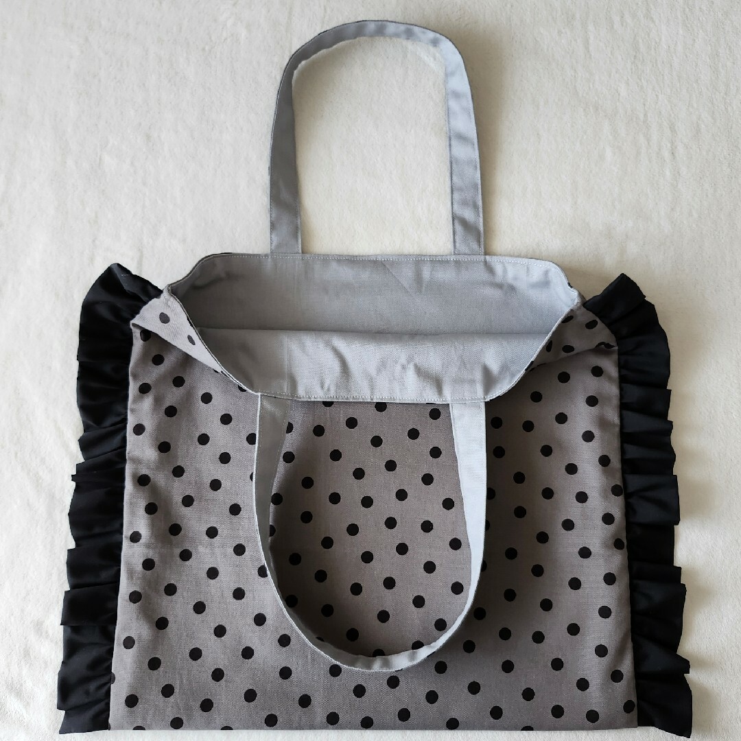 【SALE】フリル バッグ ハンドメイドのファッション小物(バッグ)の商品写真