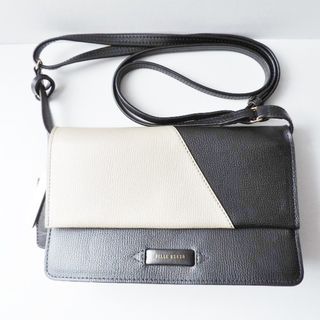 ペレボルサ(PELLE BORSA)のペレボルサ 財布 - 黒×ベージュ レザー(財布)