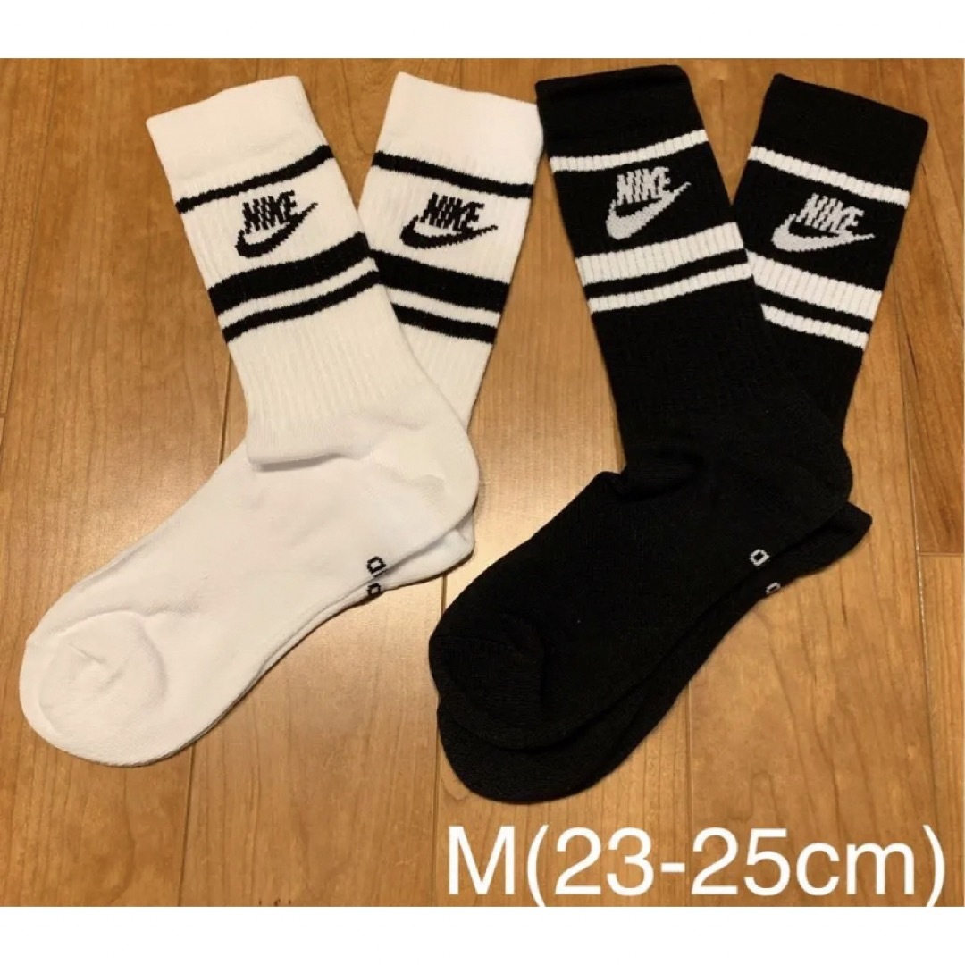 NIKE(ナイキ)の新品　ナイキ　M(23-25cm)  エッセンシャル　クルーソックス　2足セット レディースのレッグウェア(ソックス)の商品写真