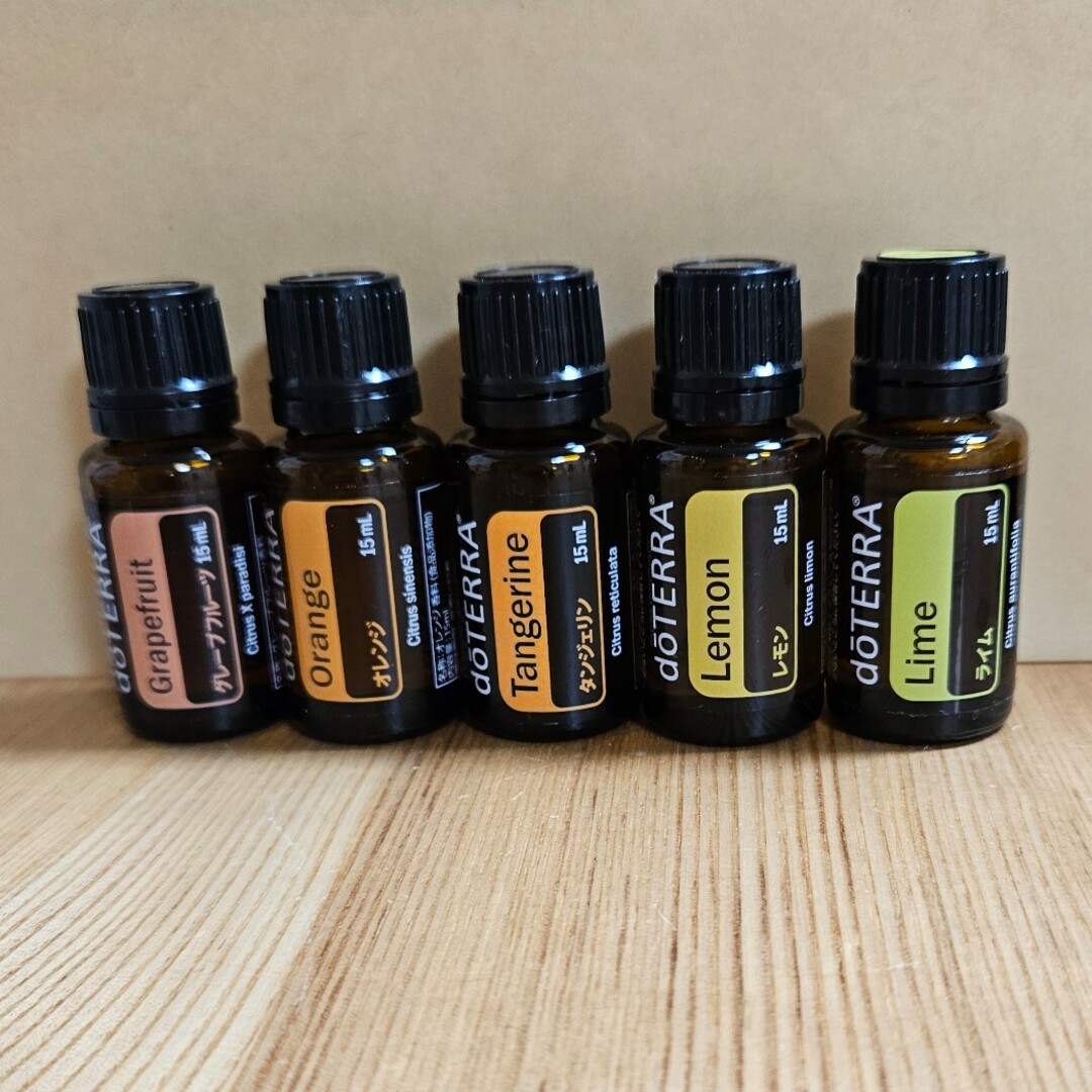 doTERRA(ドテラ)のドテラ　エッセンシャルオイル柑橘5種 コスメ/美容のリラクゼーション(エッセンシャルオイル（精油）)の商品写真